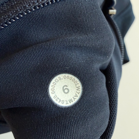 Lululemon Speed Up Mid-Rise Short - Picture 3 of 10